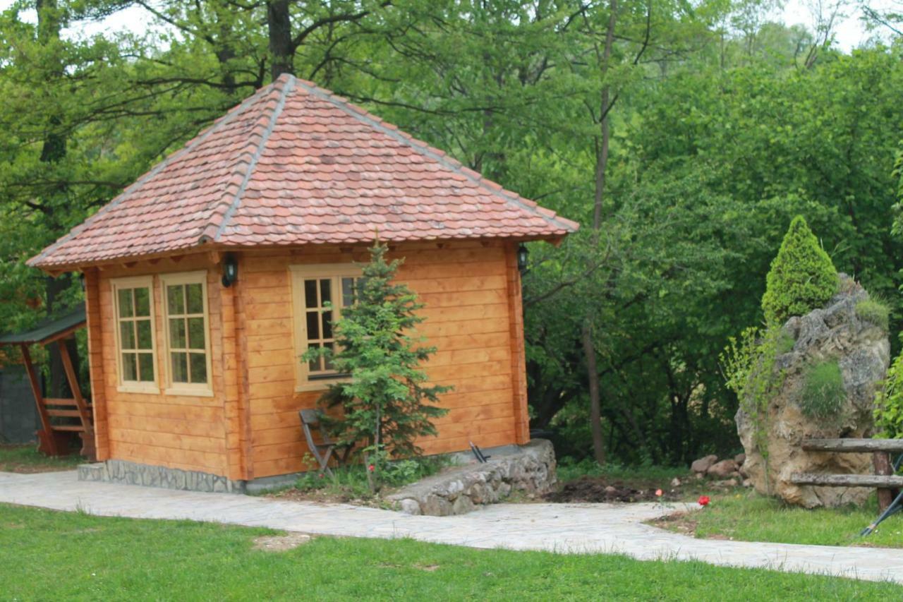 Vodopad Lisine Bed & Breakfast Strmosten Exterior photo